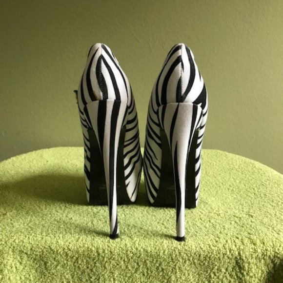 ALBA Zebra print platform heels size 7.5 - Picture 4 of 8